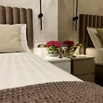 Luxury L 29,