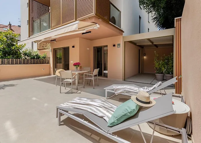 L 29 Luxury With Private Terrace, Split