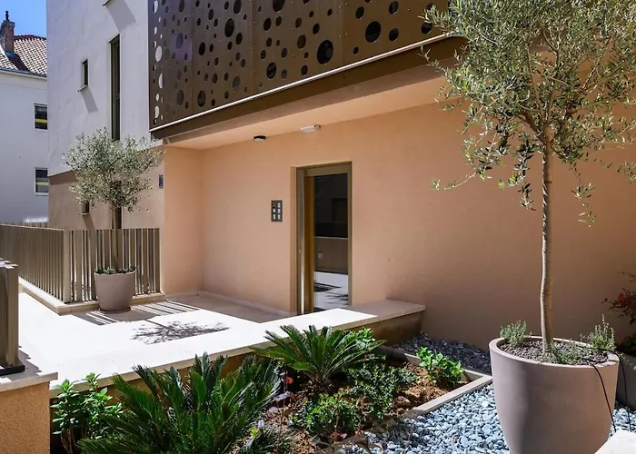 L 29 Luxury With Private Terrace, Split