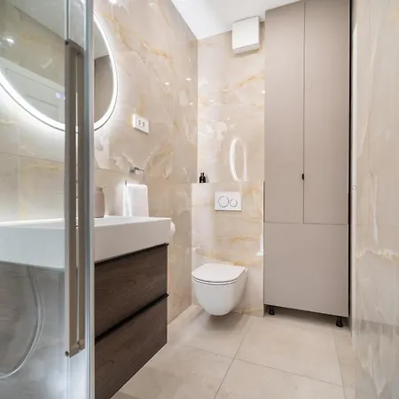 L 29 Luxury With Private Terrace, Апартаменты